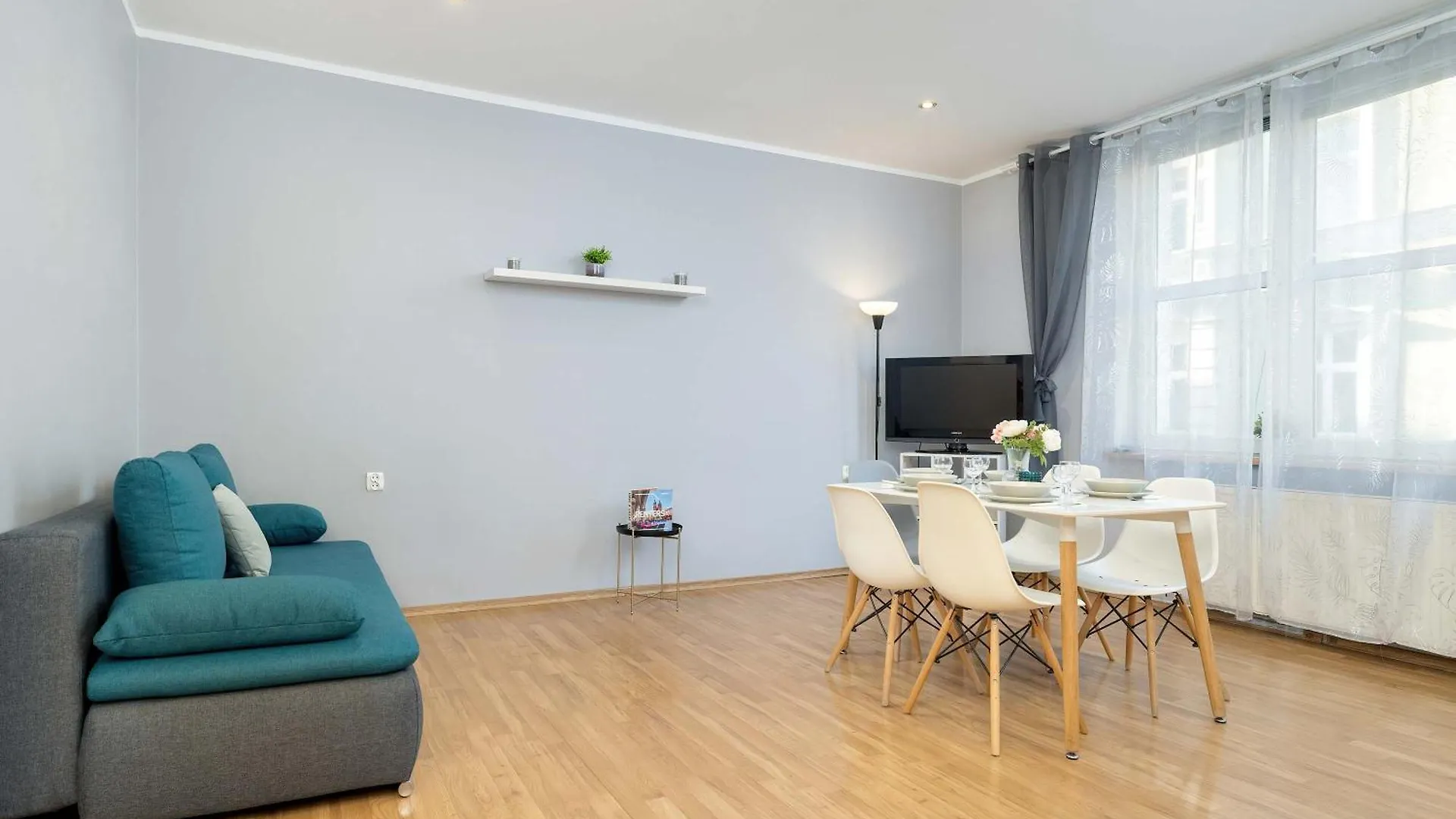 Bright Apartment Near Old Town And Wawel By Noclegi Renters Krakow 0*,  Poland